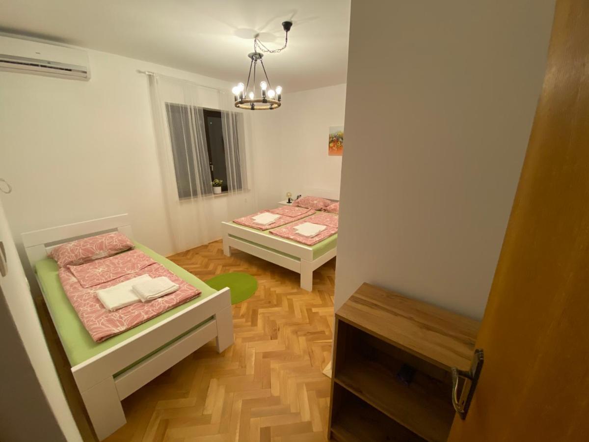 Hostel Sobe Kaki In Kivi Izola Exteriér fotografie
